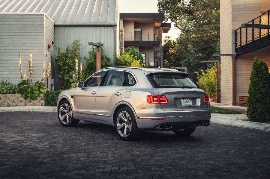  Bentley Bentayga Hybrid 2019 года  (NA) (фото 16 из 18)